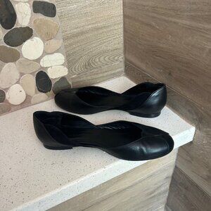 Delman New York women's black flat shoes, rarely worn, size 8.5M